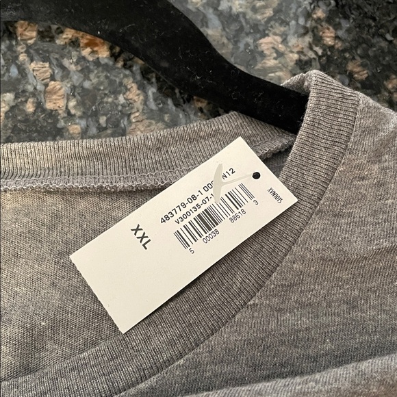 NWT Men’s Christmas Themed T-Shirt - Picture 6 of 6